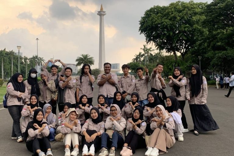 Kunjungan ke Monas: Membangun Wawasan Kebangsaan