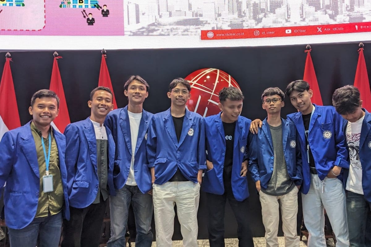 Mahasiswa Menyambangi Lantai Bursa Efek Indonesia